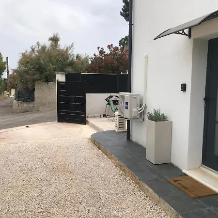 T&a Avec Jacuzzi A 11km De La Holiday home *