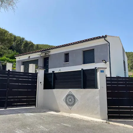 Holiday home T&a Avec Jacuzzi A 11km De La